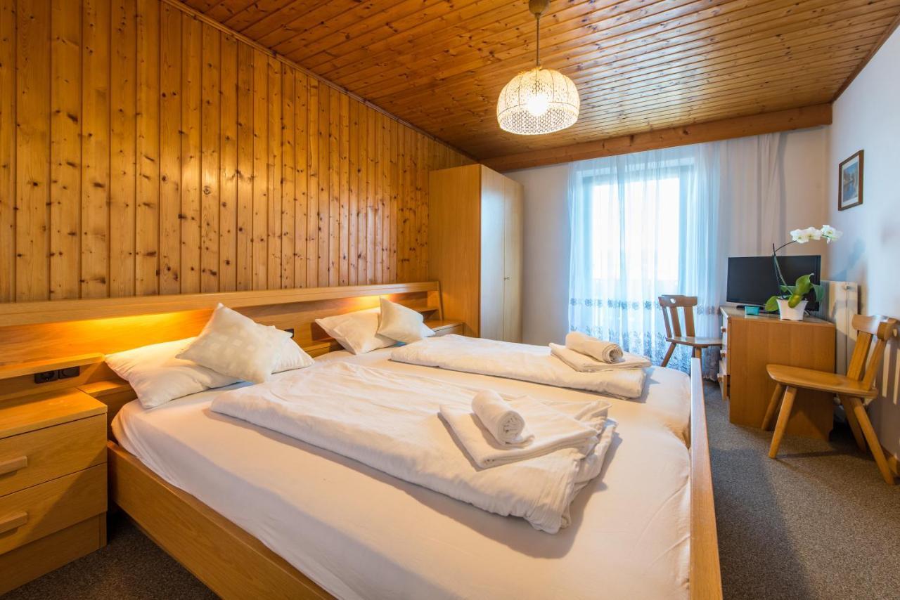 Gasthof Hoerschwang San Lorenzo di Sebato Exteriör bild